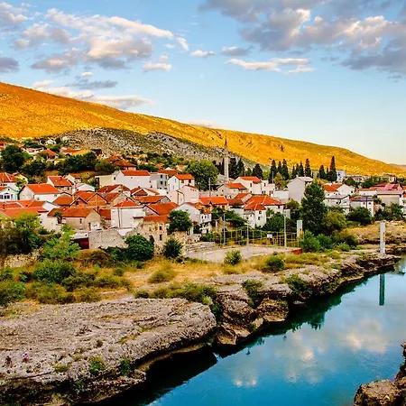 Magic River View 公寓 *