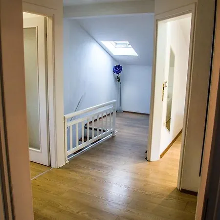 Magic River View 公寓 *