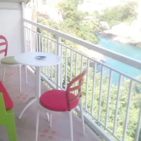 Magic River View * Mostar