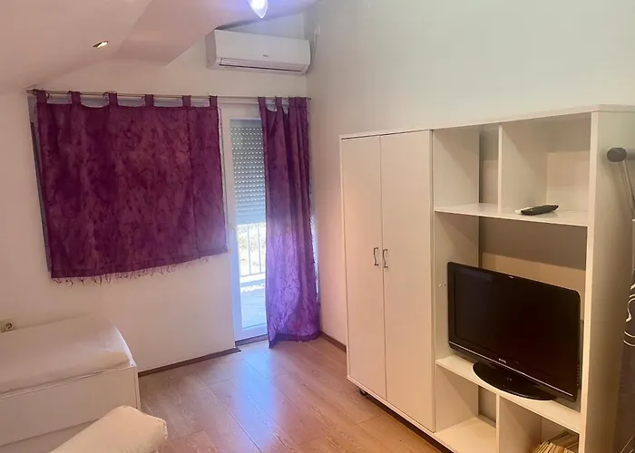 Magic River View アパート