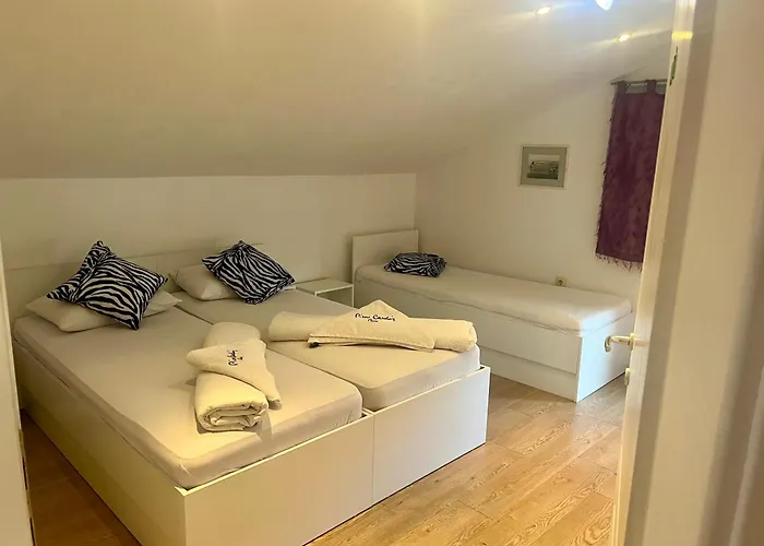 Magic River View アパート モスタル