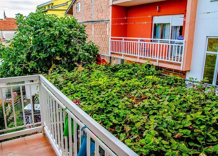 Magic River View アパート