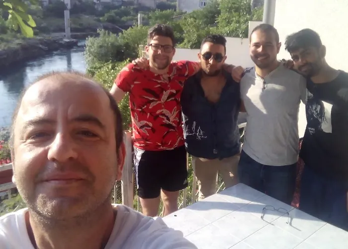 Magic River View アパート *